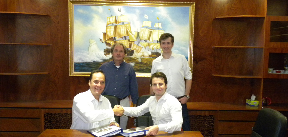 Firma-acuerdo-dos-nuevos-remolcadores-chile-DSCN0018